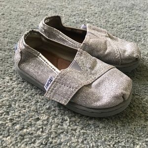 Toddler girls Tom shoes